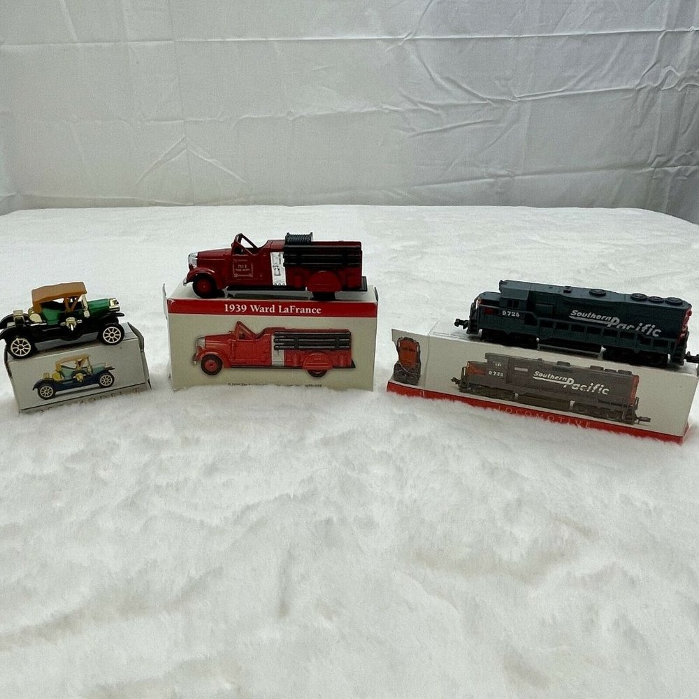 3 Readers Digest Vintage Cars Locomotive Model T 1939 Ward LaFrance Fire Truck